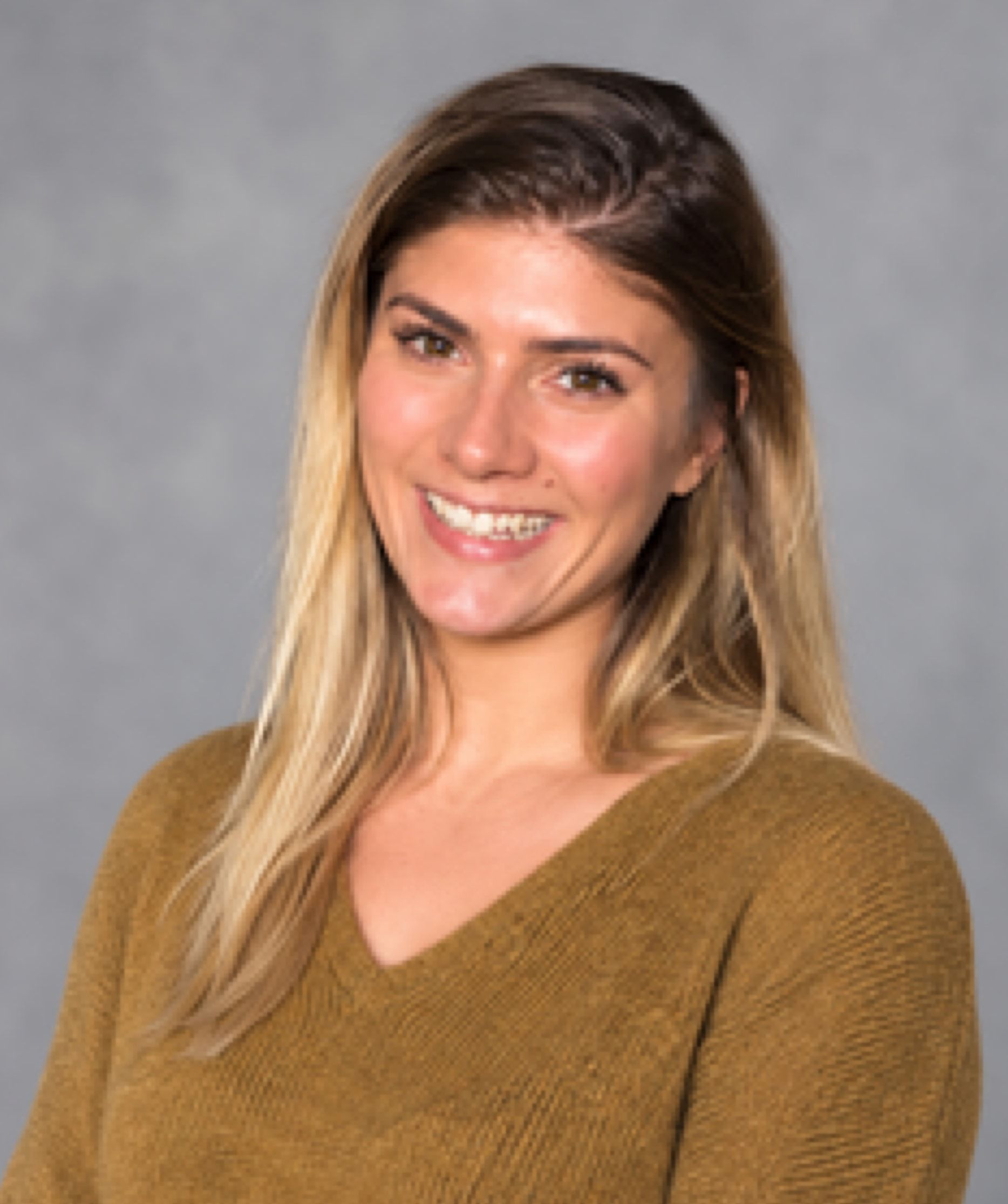 Portrait de Céline, chargée des commandes et du suivi administratif chez AlexAlu